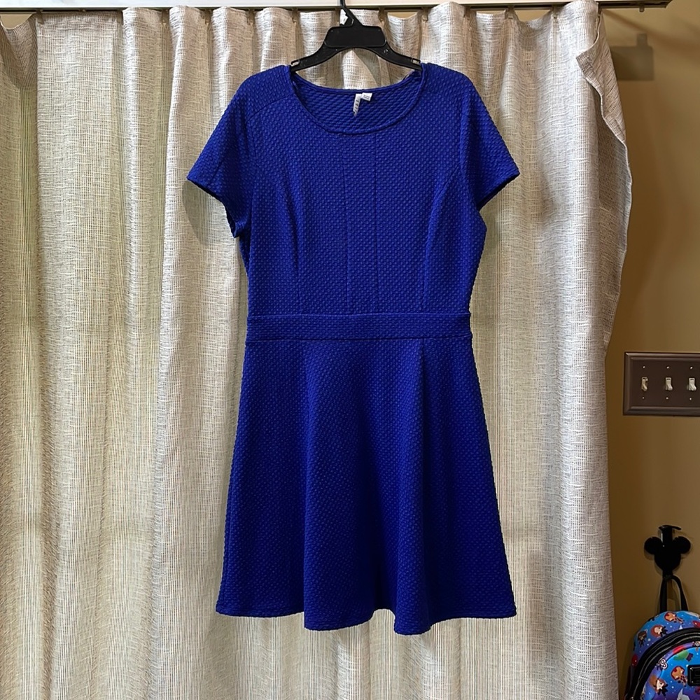 Elle dress. Size large. Blue EUC